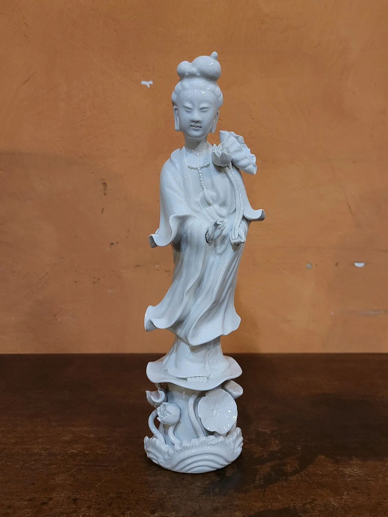 Guanyin - Statuina in porcellana bianca, Cina, del XX secolo 2