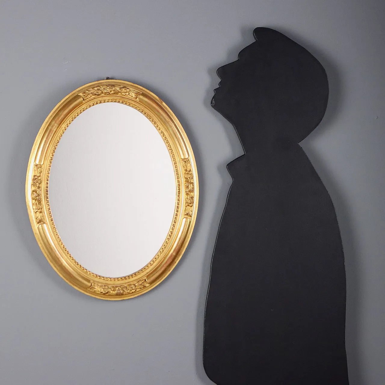 Specchiera in legno dorato con intagli floreali e perline, '900 3