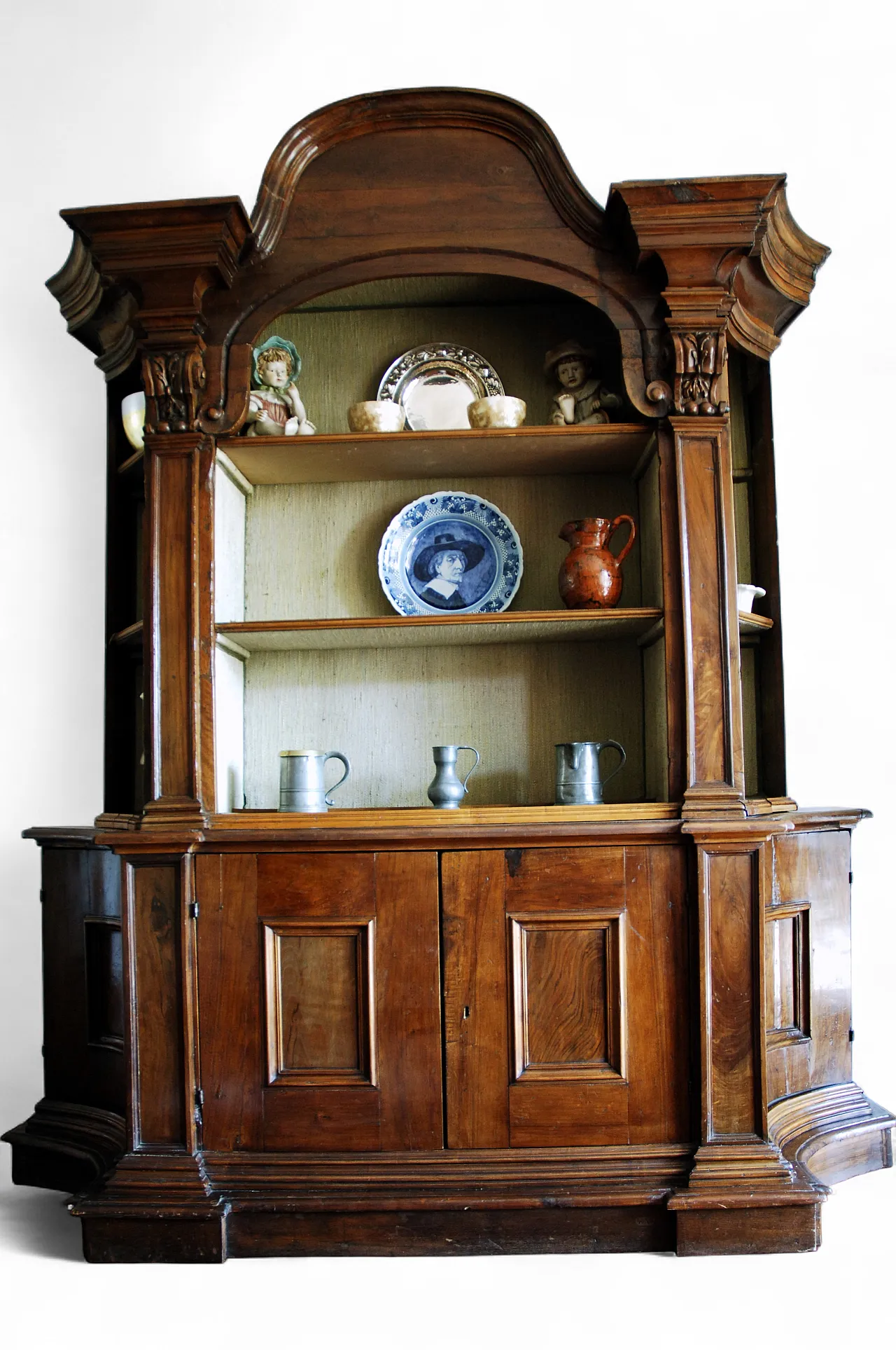 Italian sideboard with stand, 17th century 8