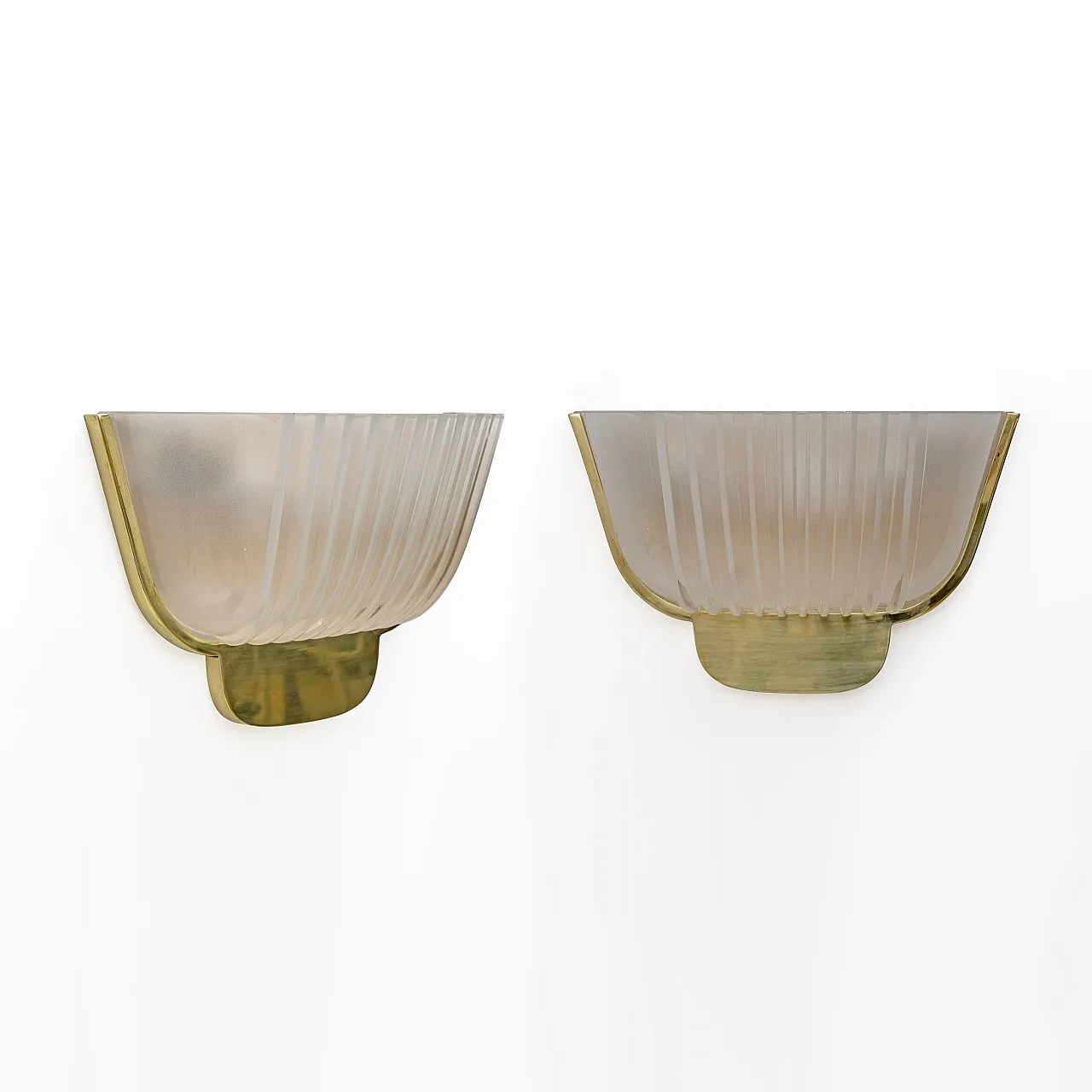 Pair of Murano glass sconces attributed to Archimede Seguso, 1940s 2