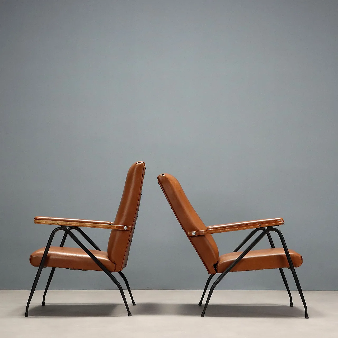 Coppia di poltrone in metallo laccato, schiuma e vinile, '900 4