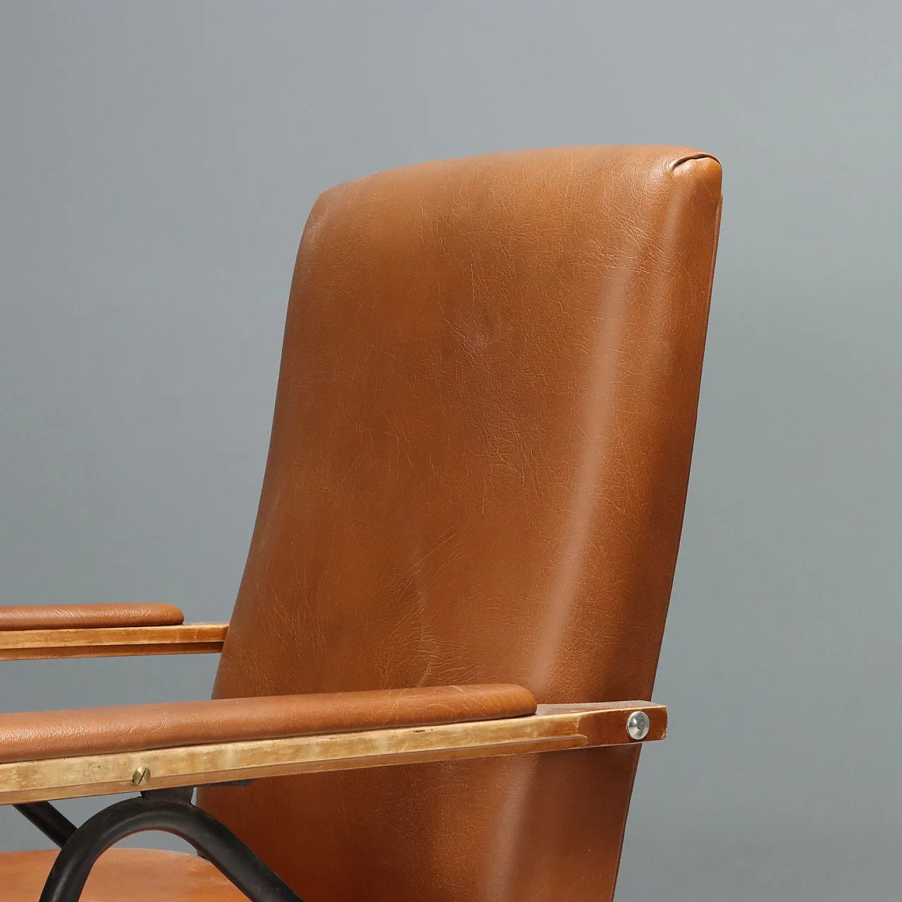 Coppia di poltrone in metallo laccato, schiuma e vinile, '900 5