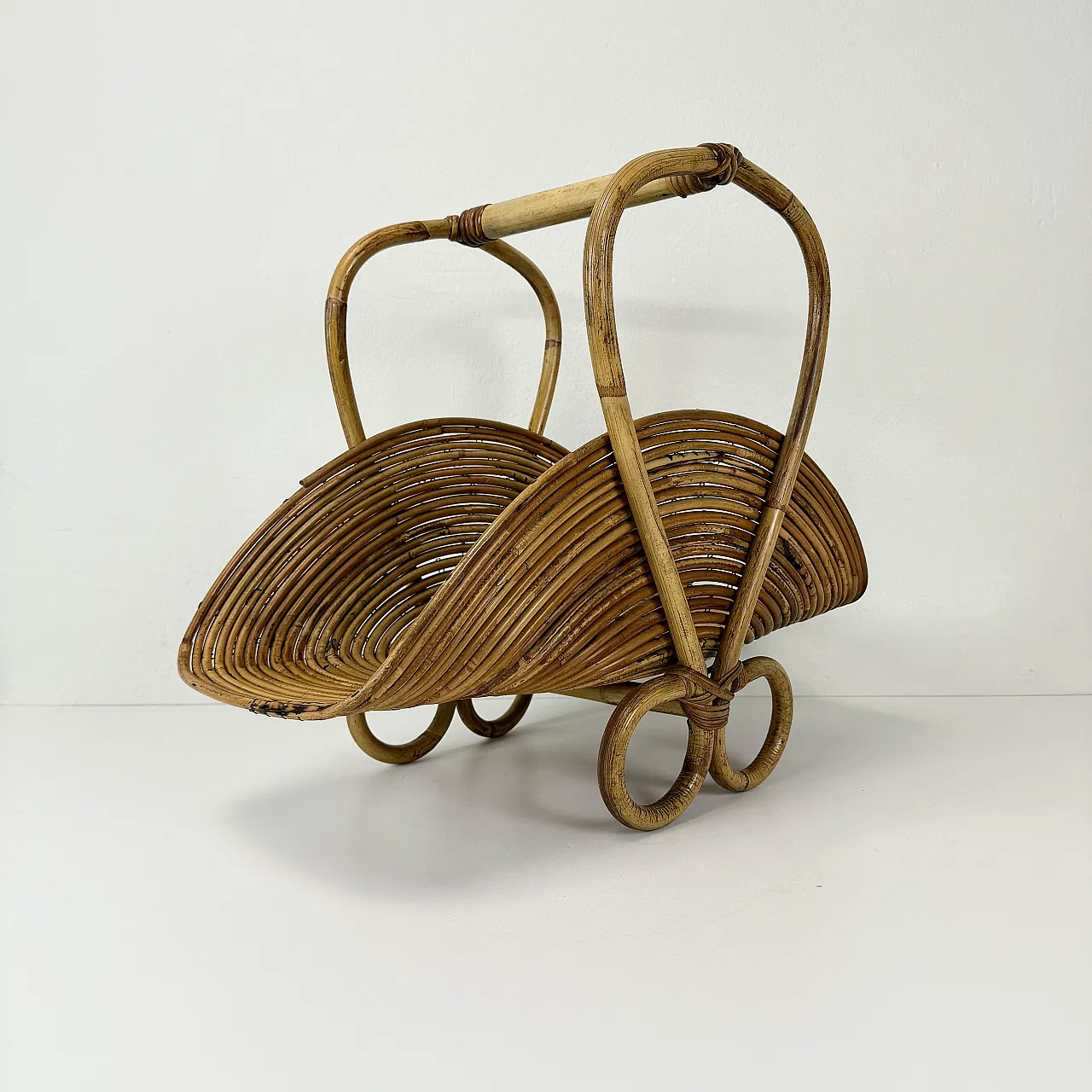 Rush wicker magazine rack from Vivai del Sud, Italy, 1970s 6