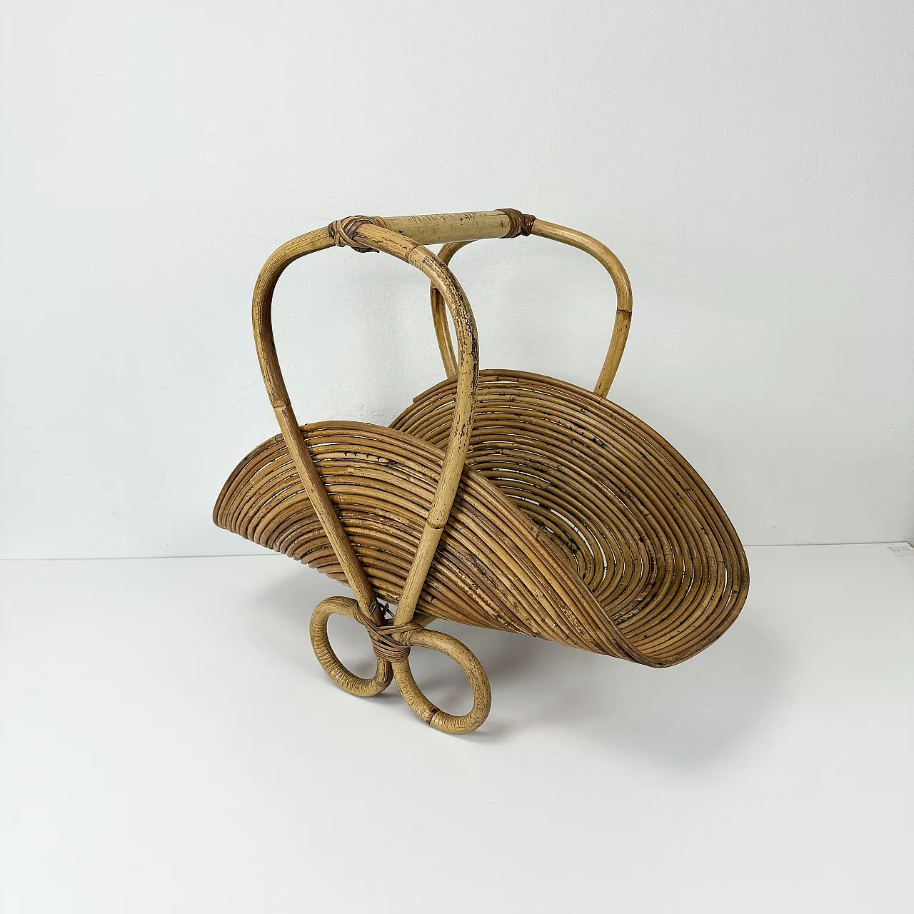 Rush wicker magazine rack from Vivai del Sud, Italy, 1970s 8