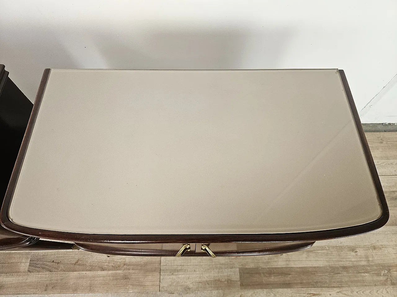 Art Deco bedside tables in mahogany feather, 50s 6