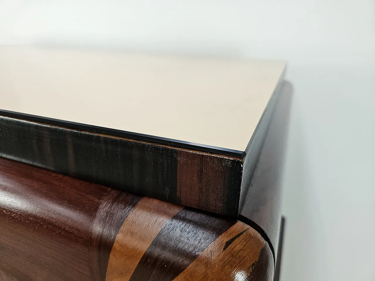 Art Deco dresser in mahogany and pink maple with mirror top, 50s 9