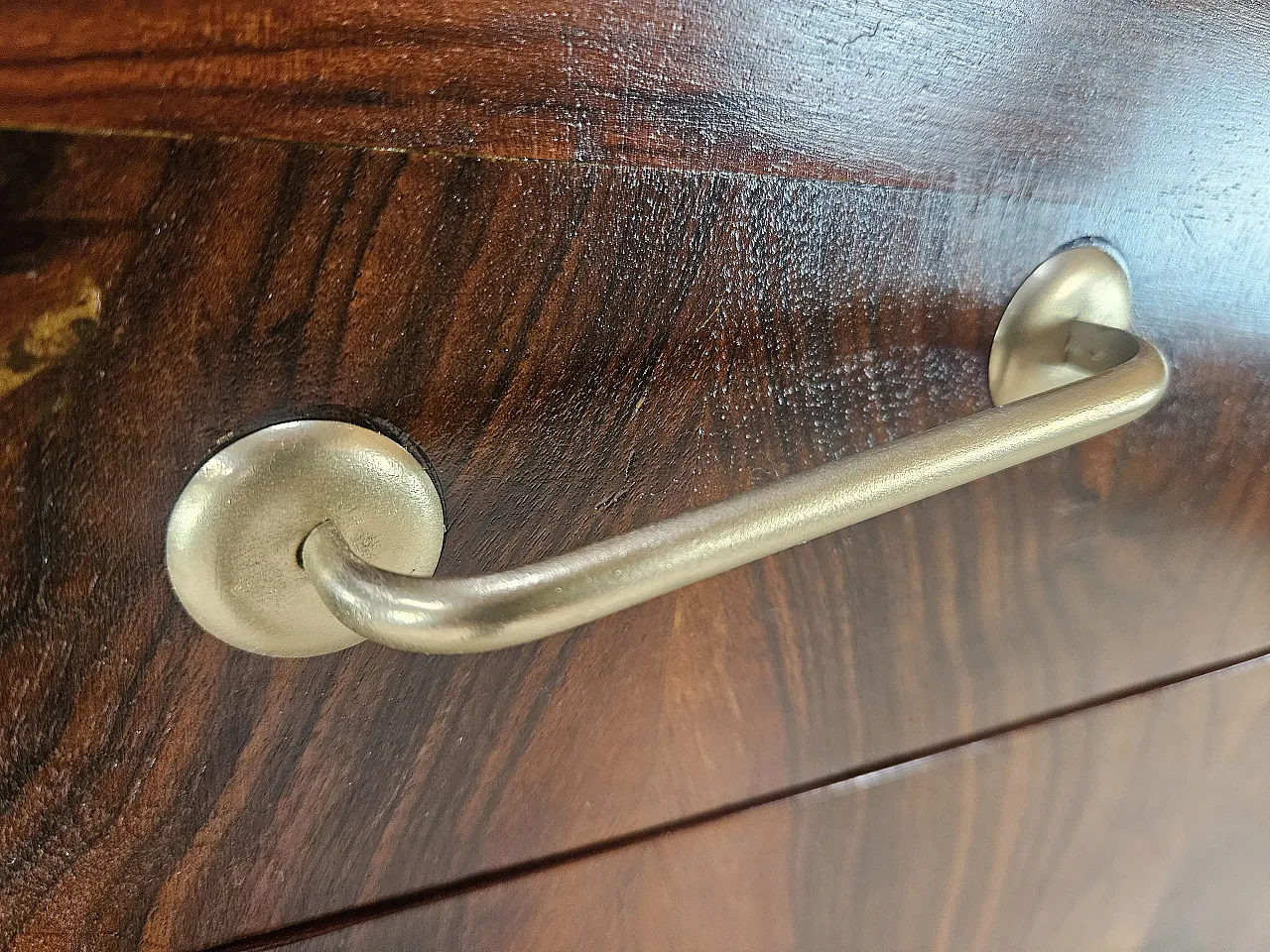 Art Deco dresser in mahogany and pink maple with mirror top, 50s 12