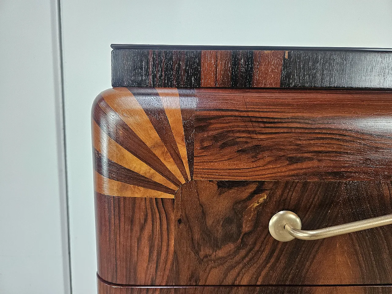 Art Deco dresser in mahogany and pink maple with mirror top, 50s 13