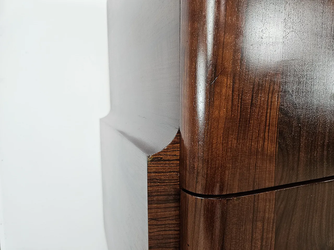 Art Deco dresser in mahogany and pink maple with mirror top, 50s 14