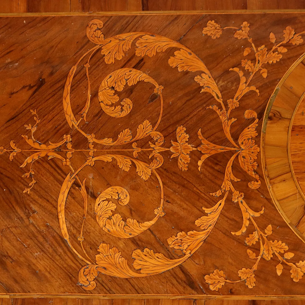 Comò neoclassico intarsiato in diversi tipi di legno, fine '700 10