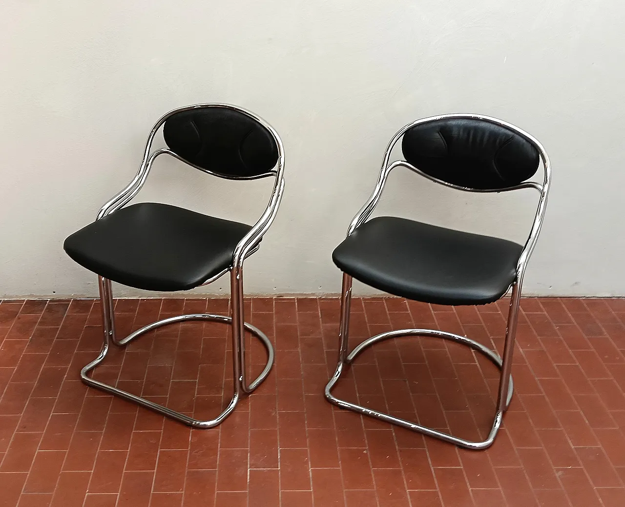 Pair of chairs Bauhaus style, 1970s 9