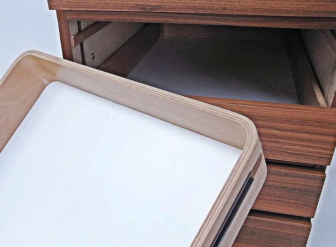 Cassettiera in noce con 5 Ruote di Nocciola, anni '70 4