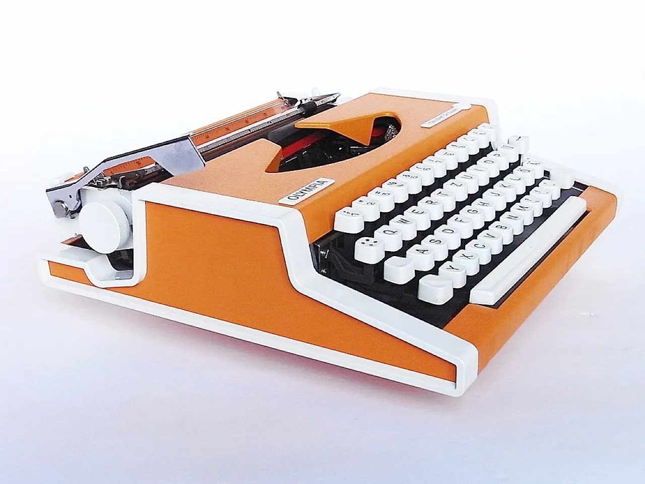 Portable De Luxe Typewriter from Olympia, 1970s 3