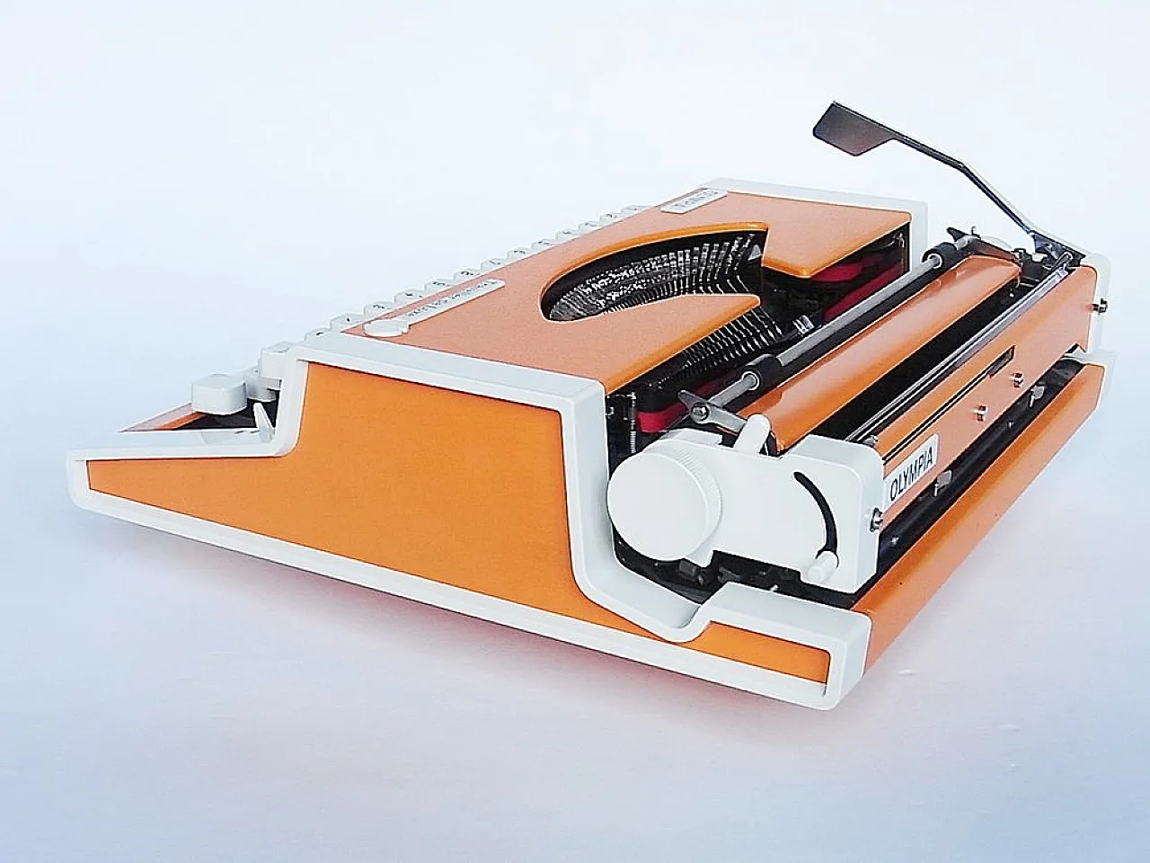Portable De Luxe Typewriter from Olympia, 1970s 5