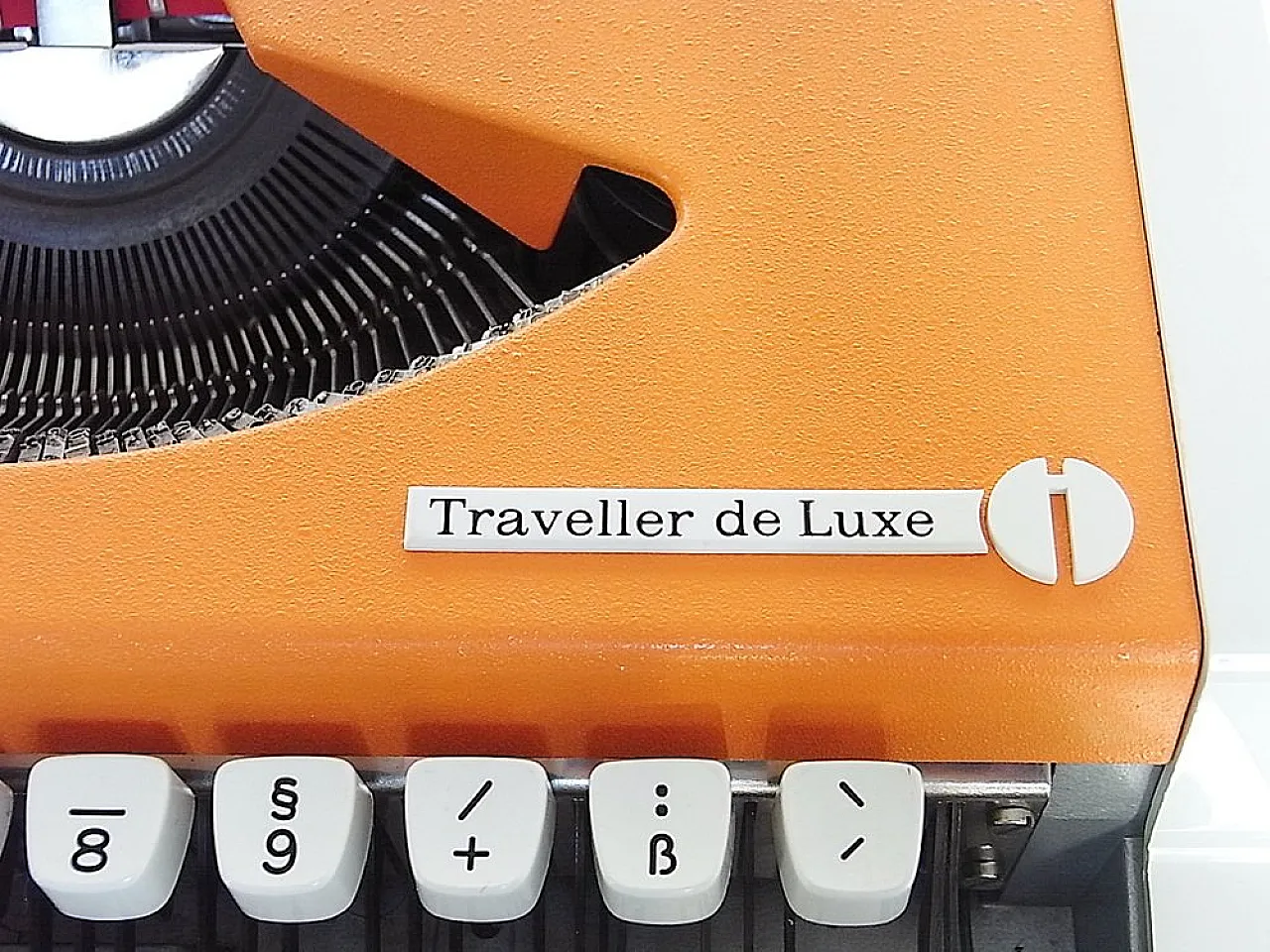 Portable De Luxe Typewriter from Olympia, 1970s 7