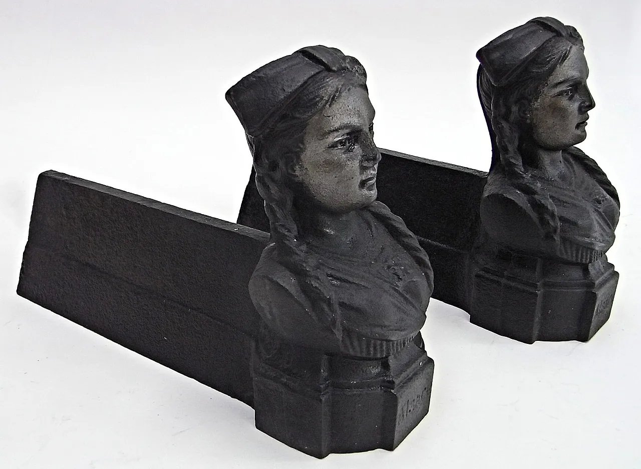 Coppia di Tridenti da camino con testa femminile in ghisa, anni '50 3