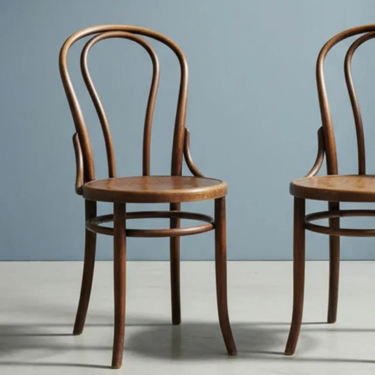 Coppia di sedie in legno curvato Thonet, anni '20 4