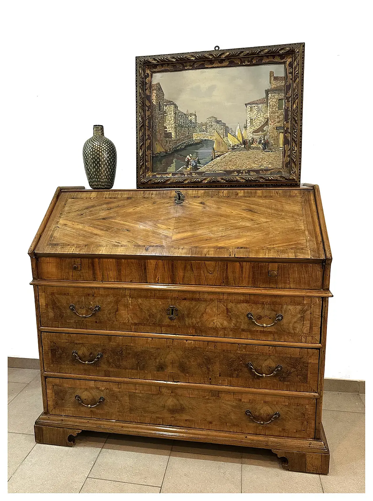 Walnut and walnut burl drop-down chest, 18th century 1