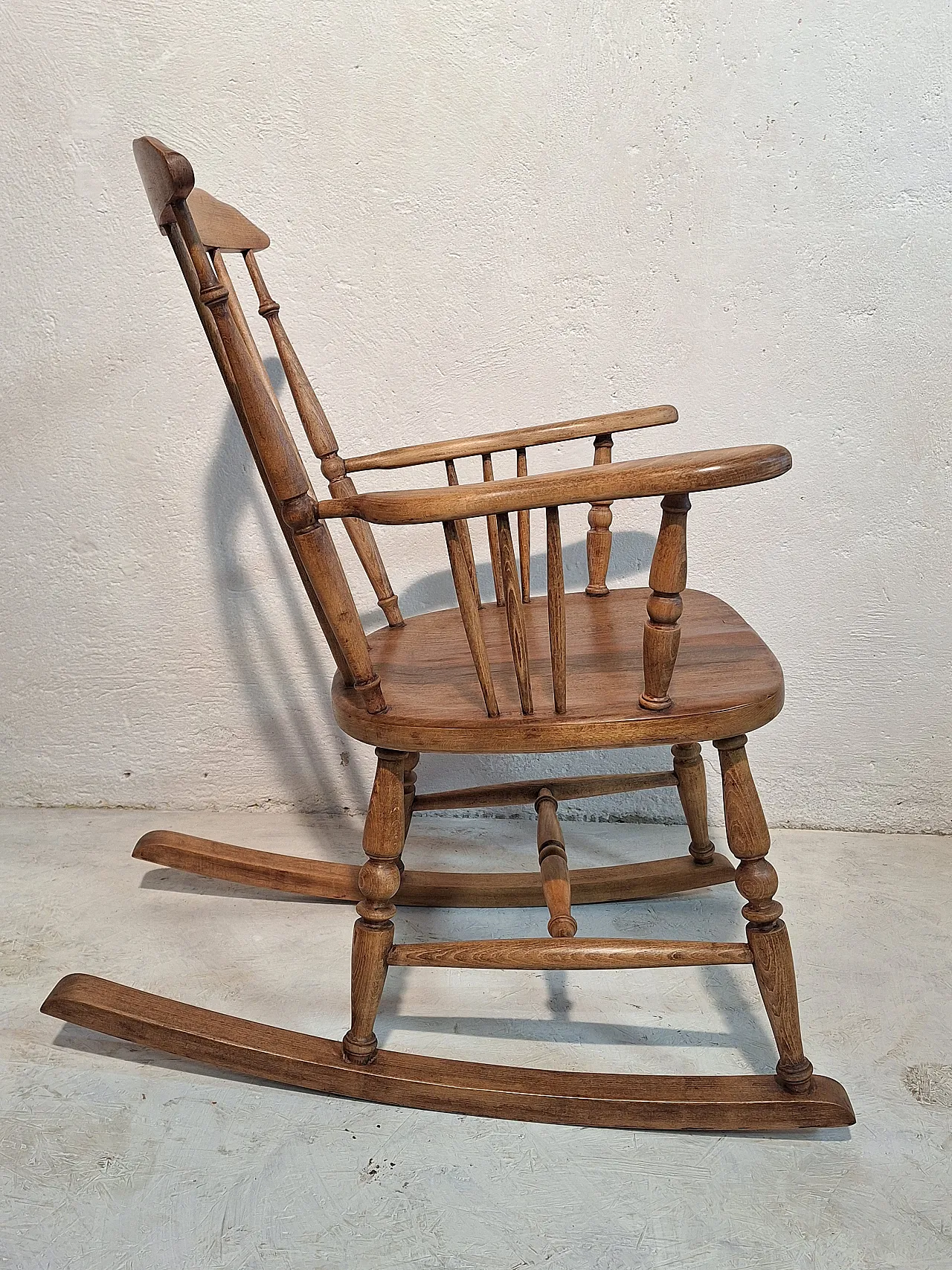 Windsor style rocking chair in beech wood, 70s 2