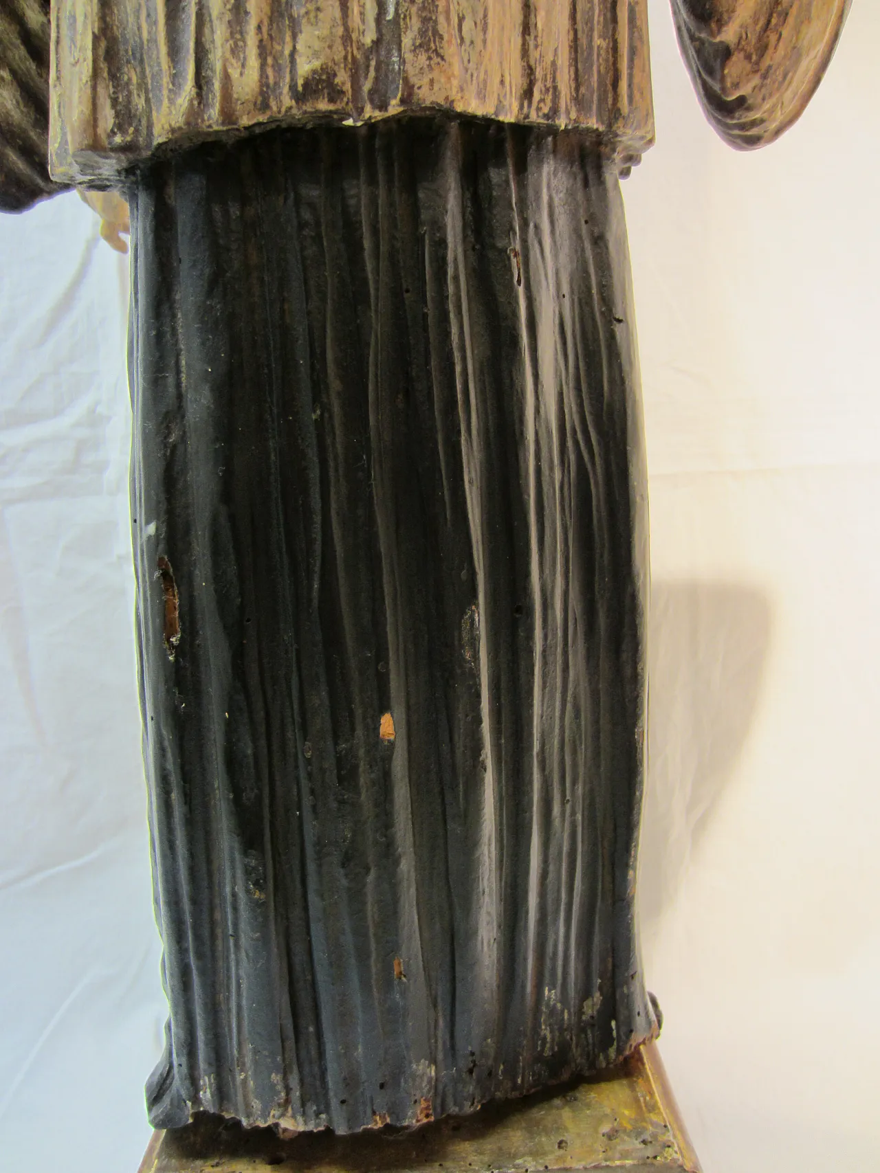 Polychrome wooden sculpture, 17th century 2