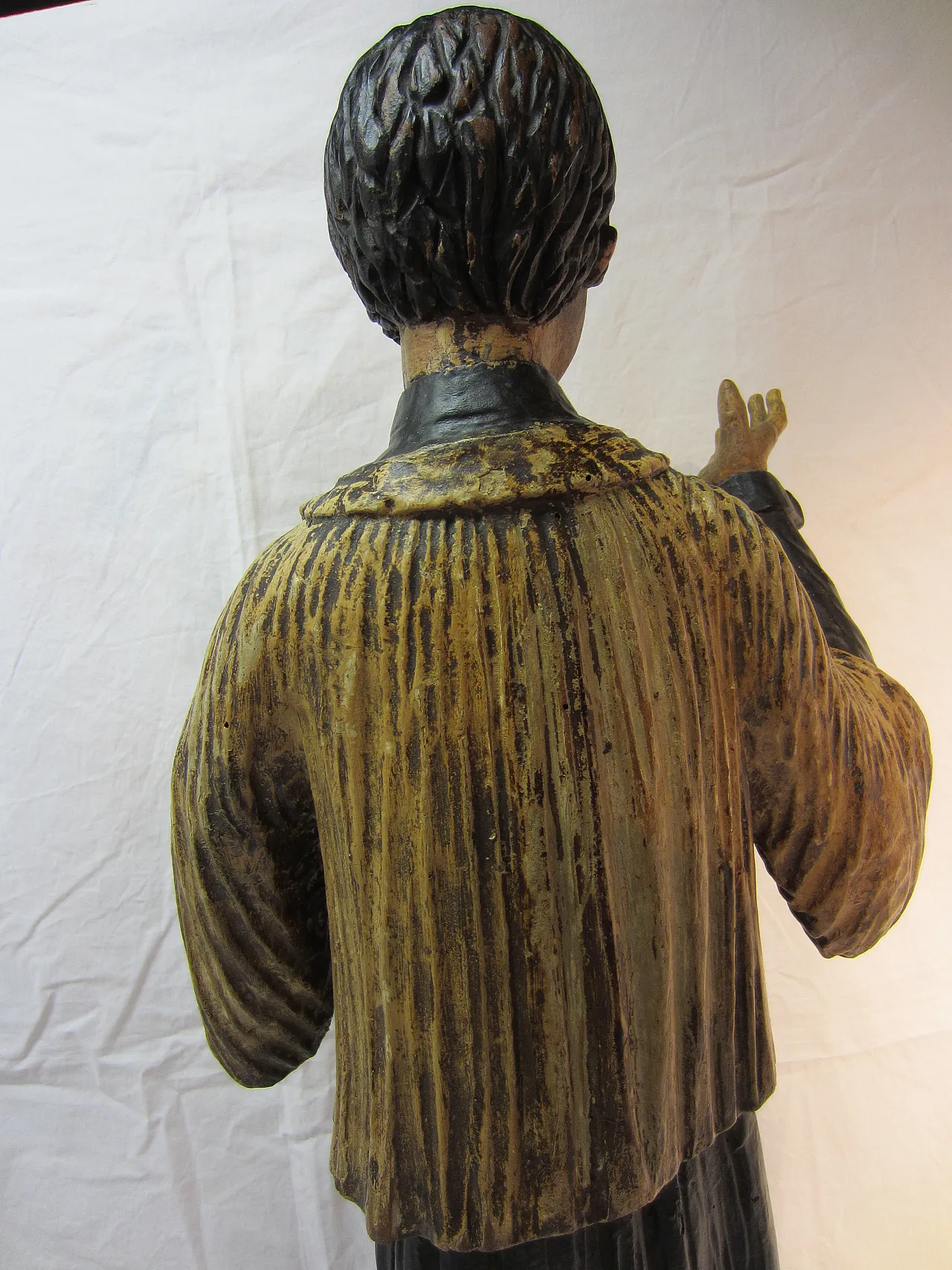 Polychrome wooden sculpture, 17th century 3