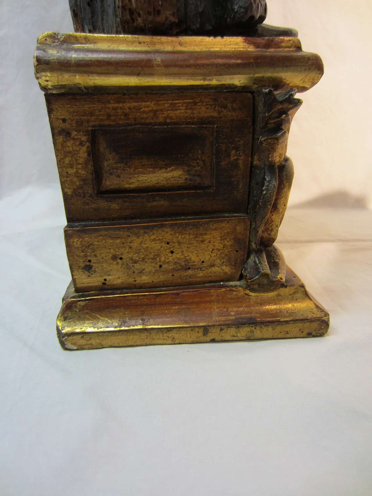 Polychrome wooden sculpture, 17th century 5