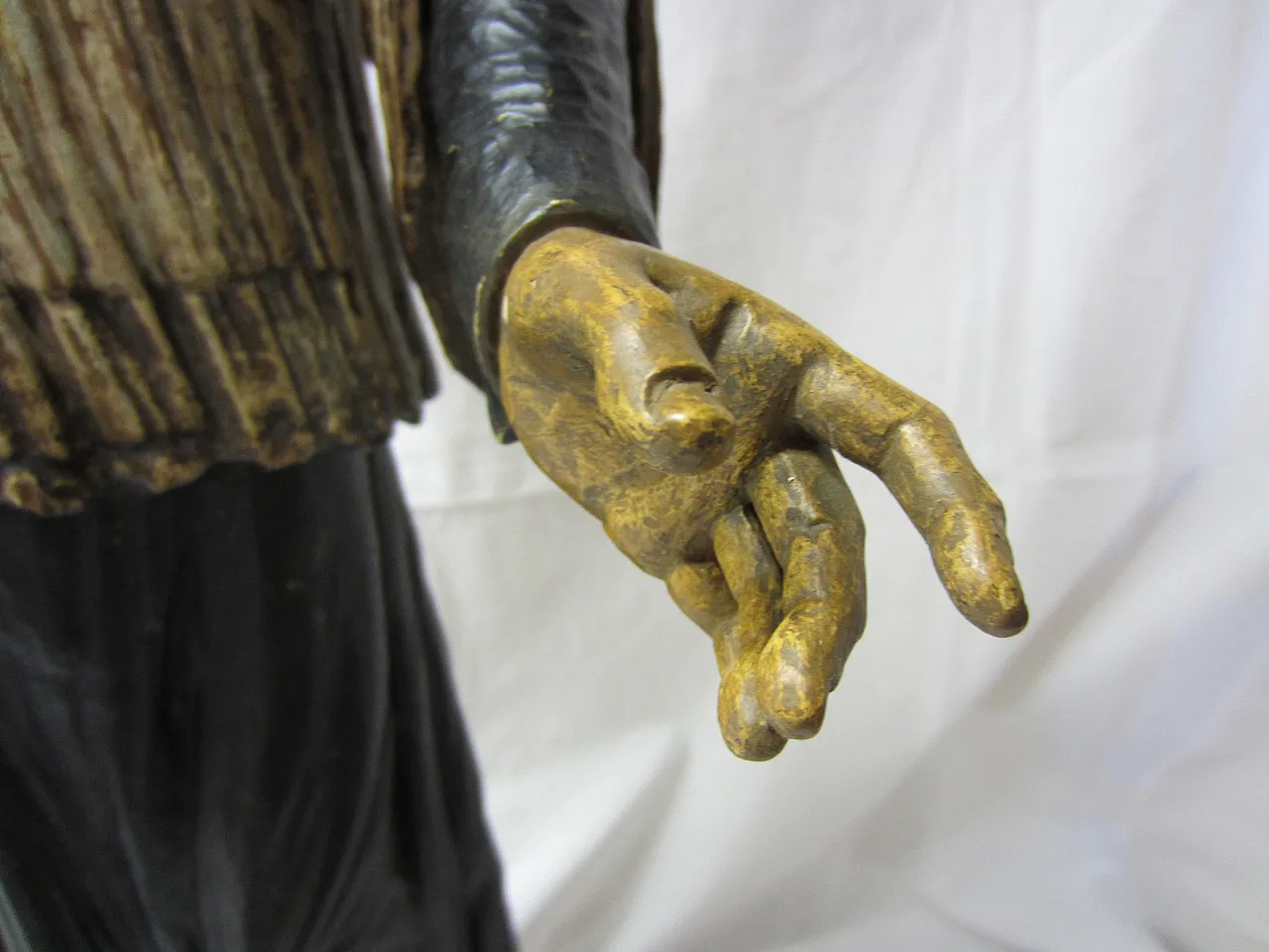 Polychrome wooden sculpture, 17th century 13