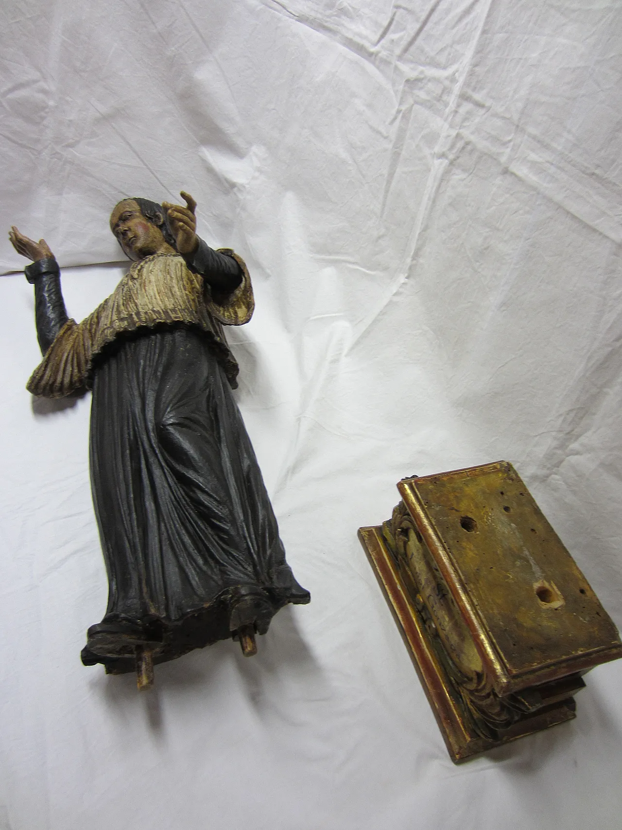 Polychrome wooden sculpture, 17th century 18