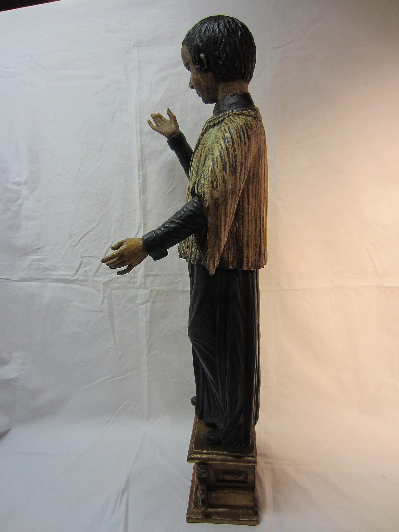 Polychrome wooden sculpture, 17th century 20