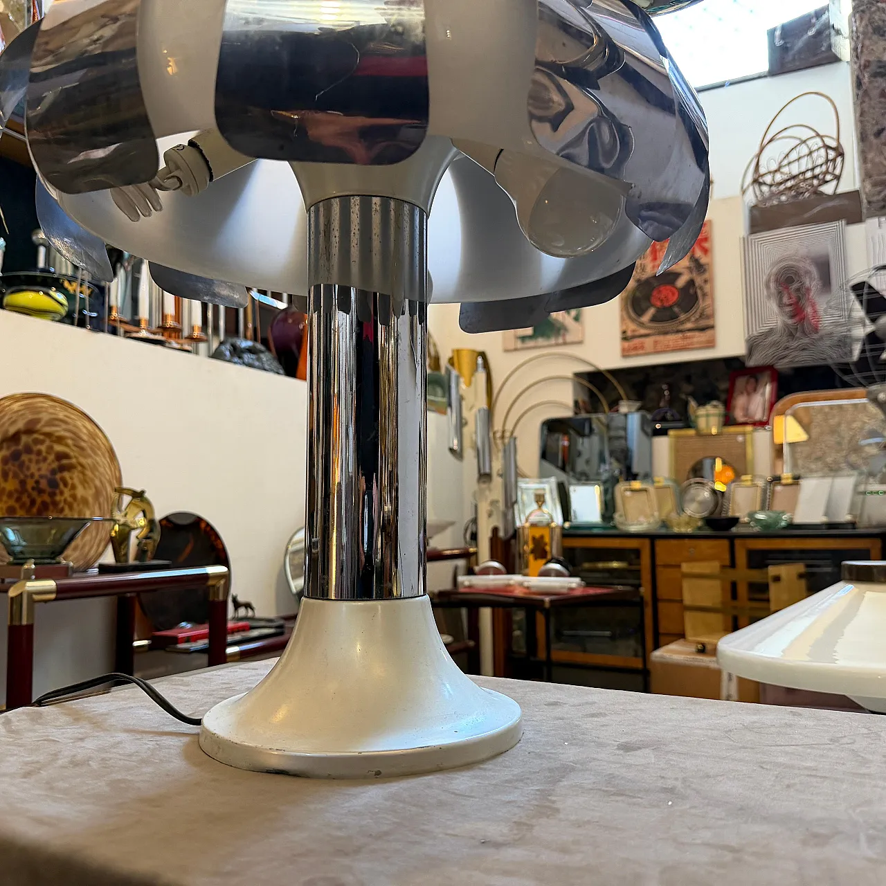 Space Age steel and glass mushroom table lamp, 1960s 17