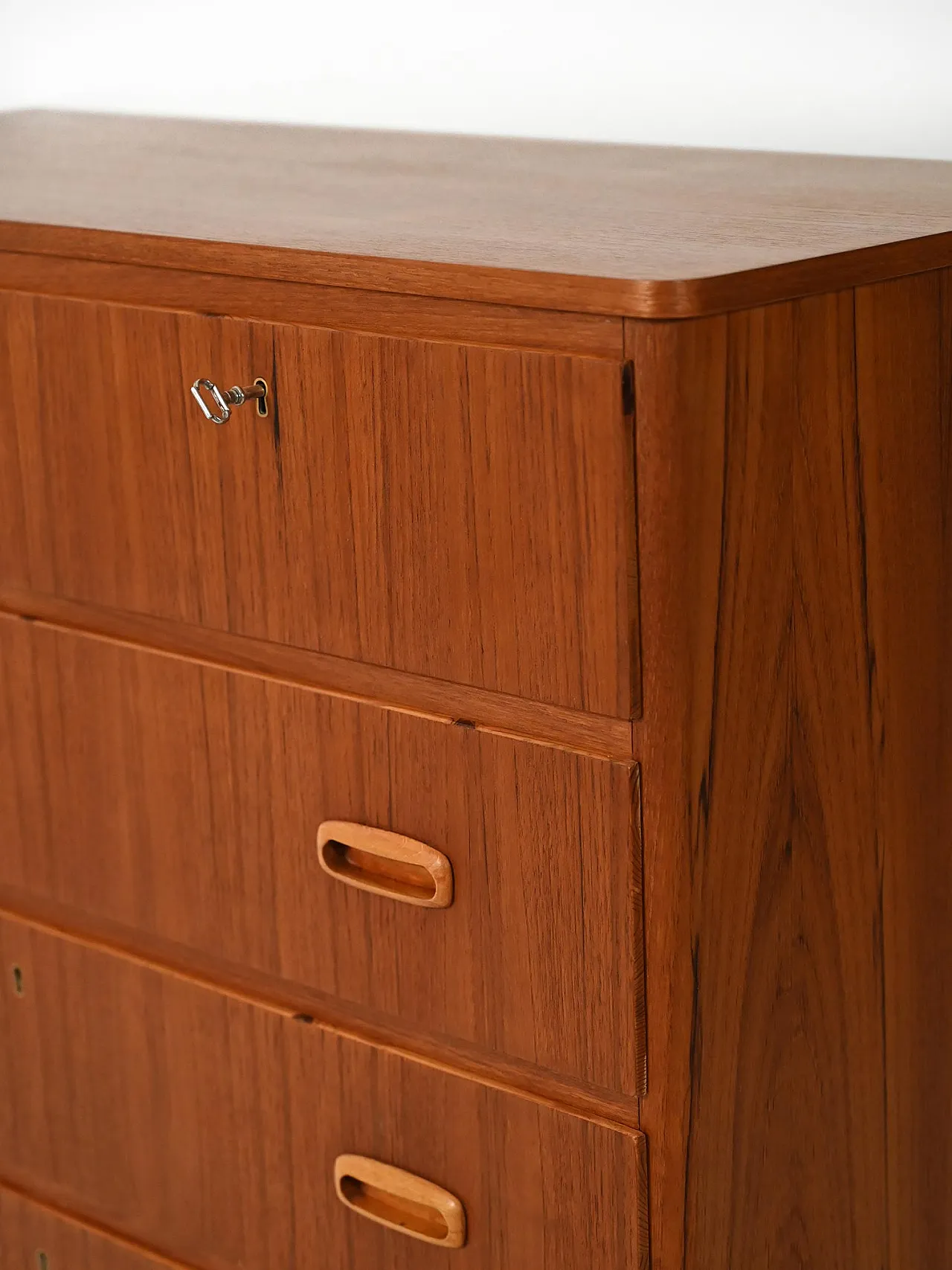 Scandinavian chest of drawers with double top drawer, 60s 6