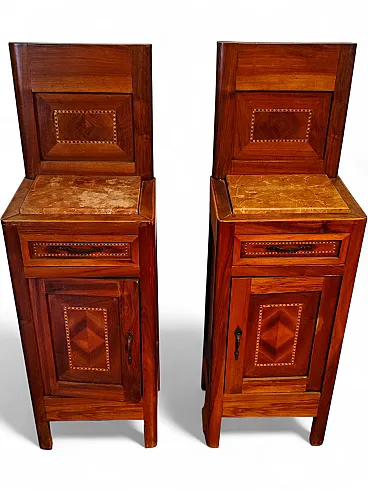 Coppia di comodini in noce con piano in marmo, '900