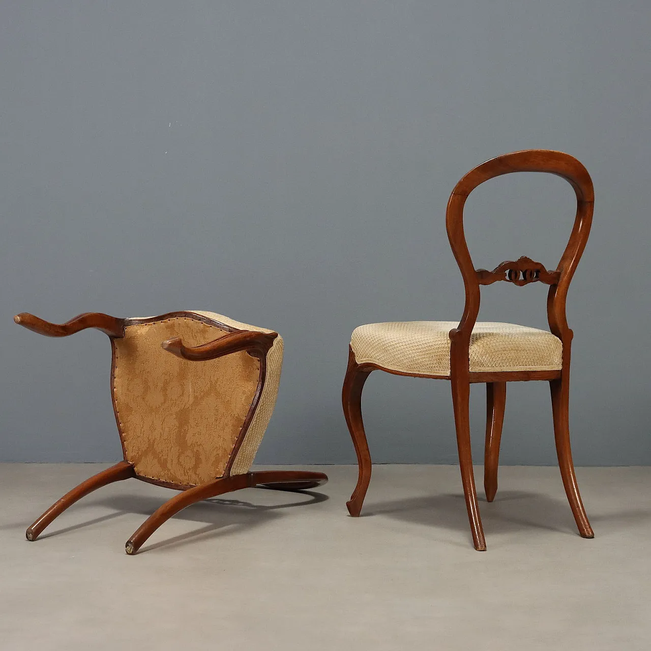 Coppia di sedie in noce, metà '800 9