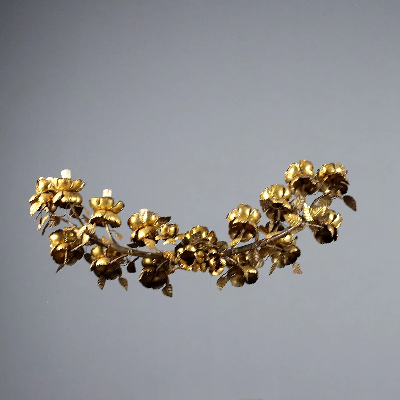 Lampada da parete in ferro battuto e lamiera con foglia oro, fine '800 6