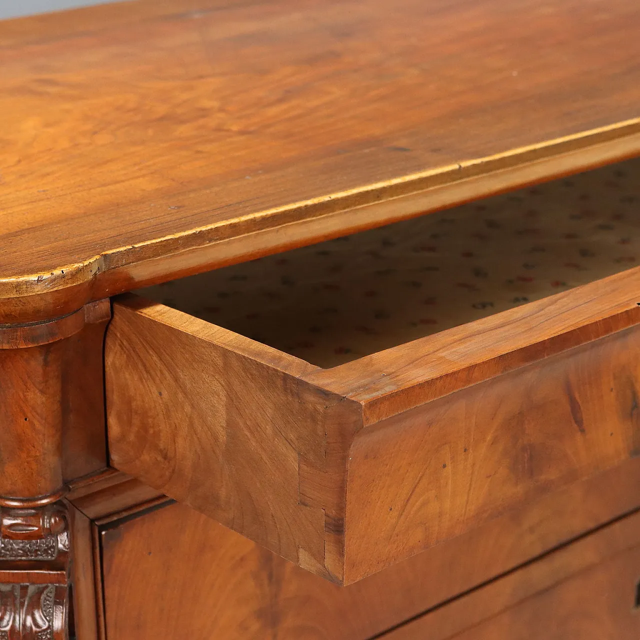 Comò Carlo X, lastronato in mogano e mogano prugna, fine '800 6