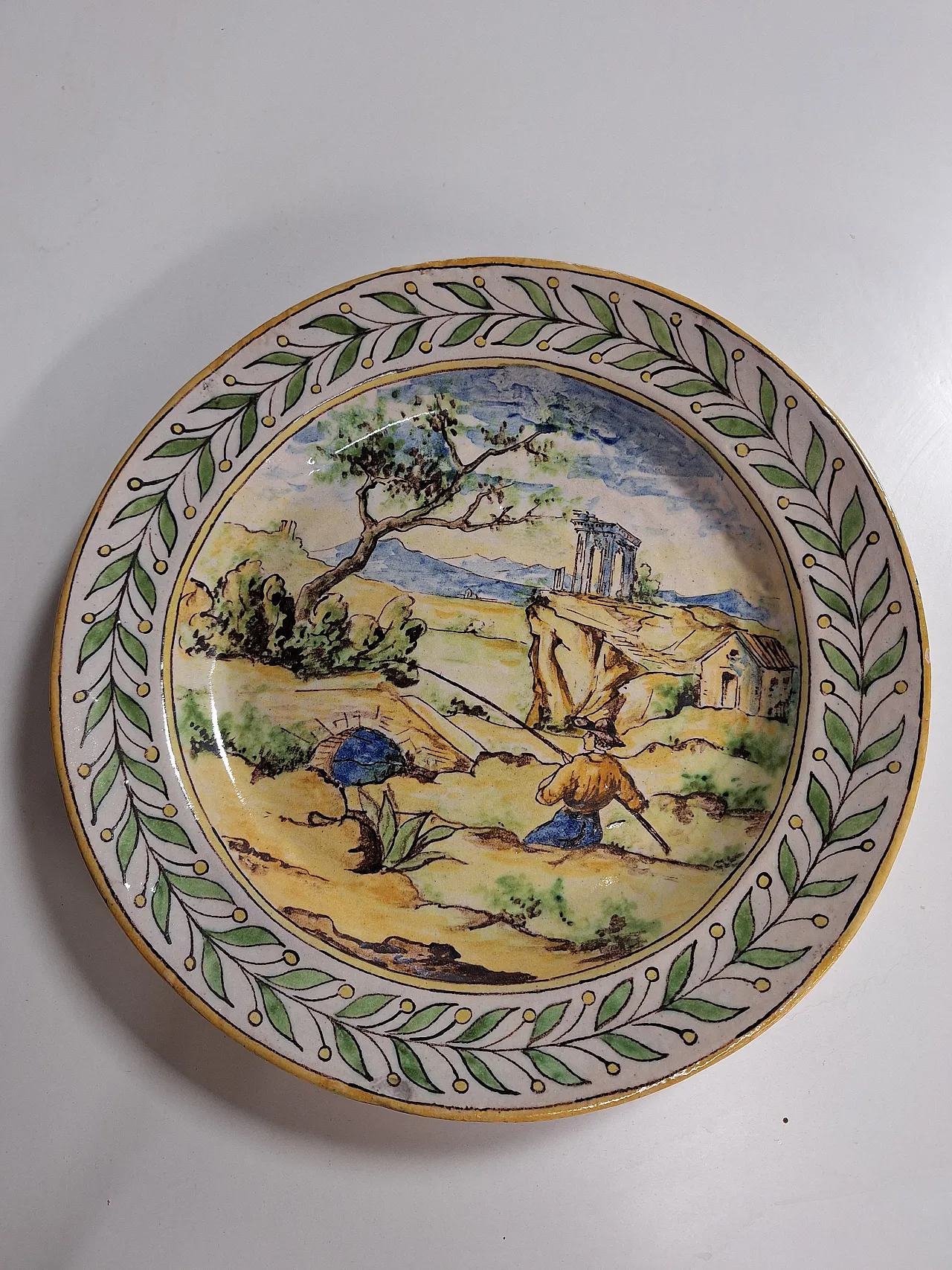 Maiolica plate by Castelli, 19th century 18