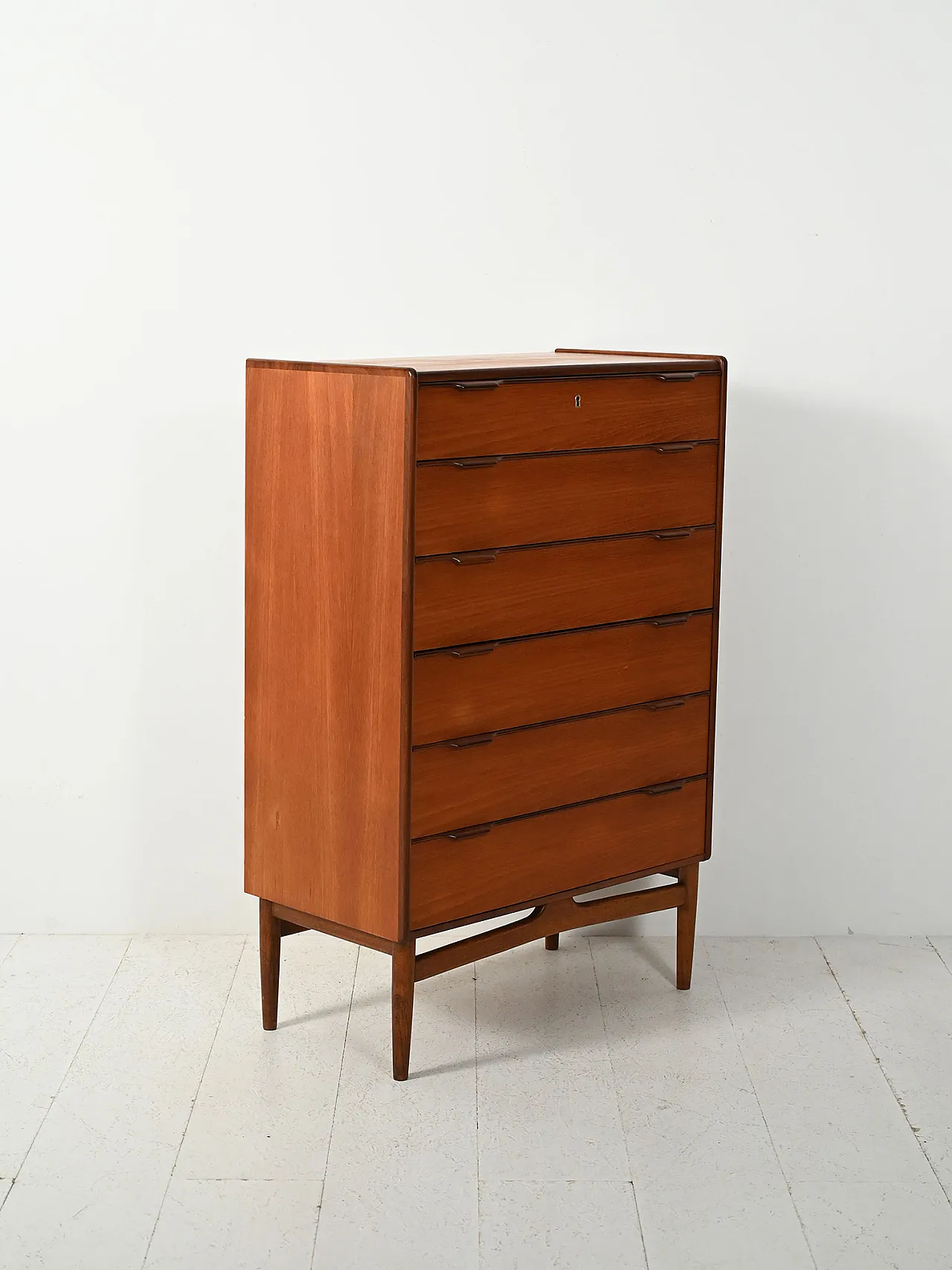 Danish teak chest of drawers with contrasting details 3