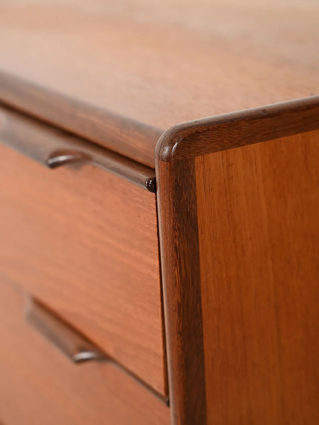 Danish teak chest of drawers with contrasting details 5