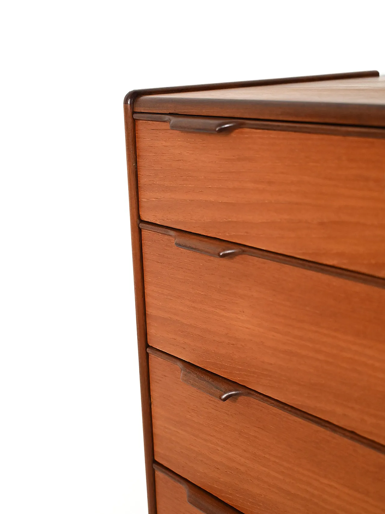 Danish teak chest of drawers with contrasting details 6