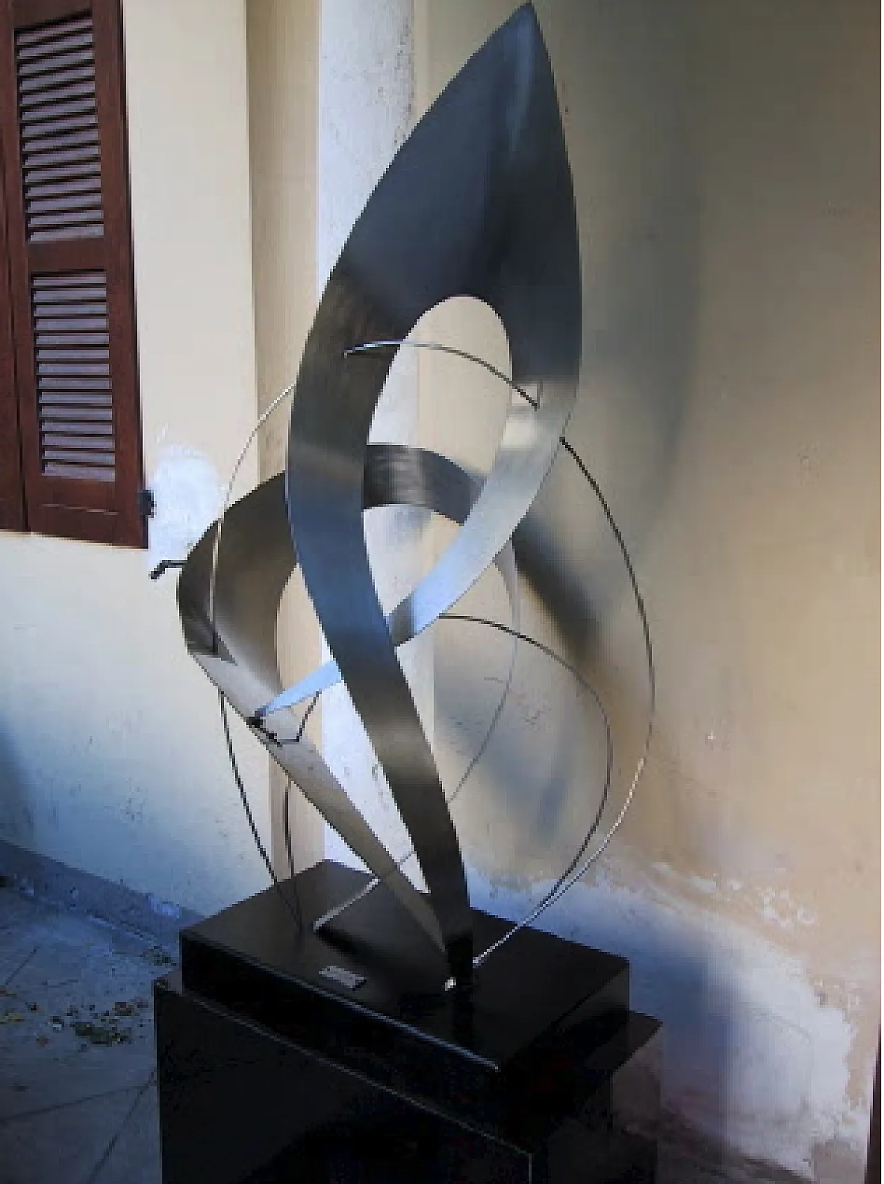 Spacer sculpture in steel Signed A.S., 1969 6