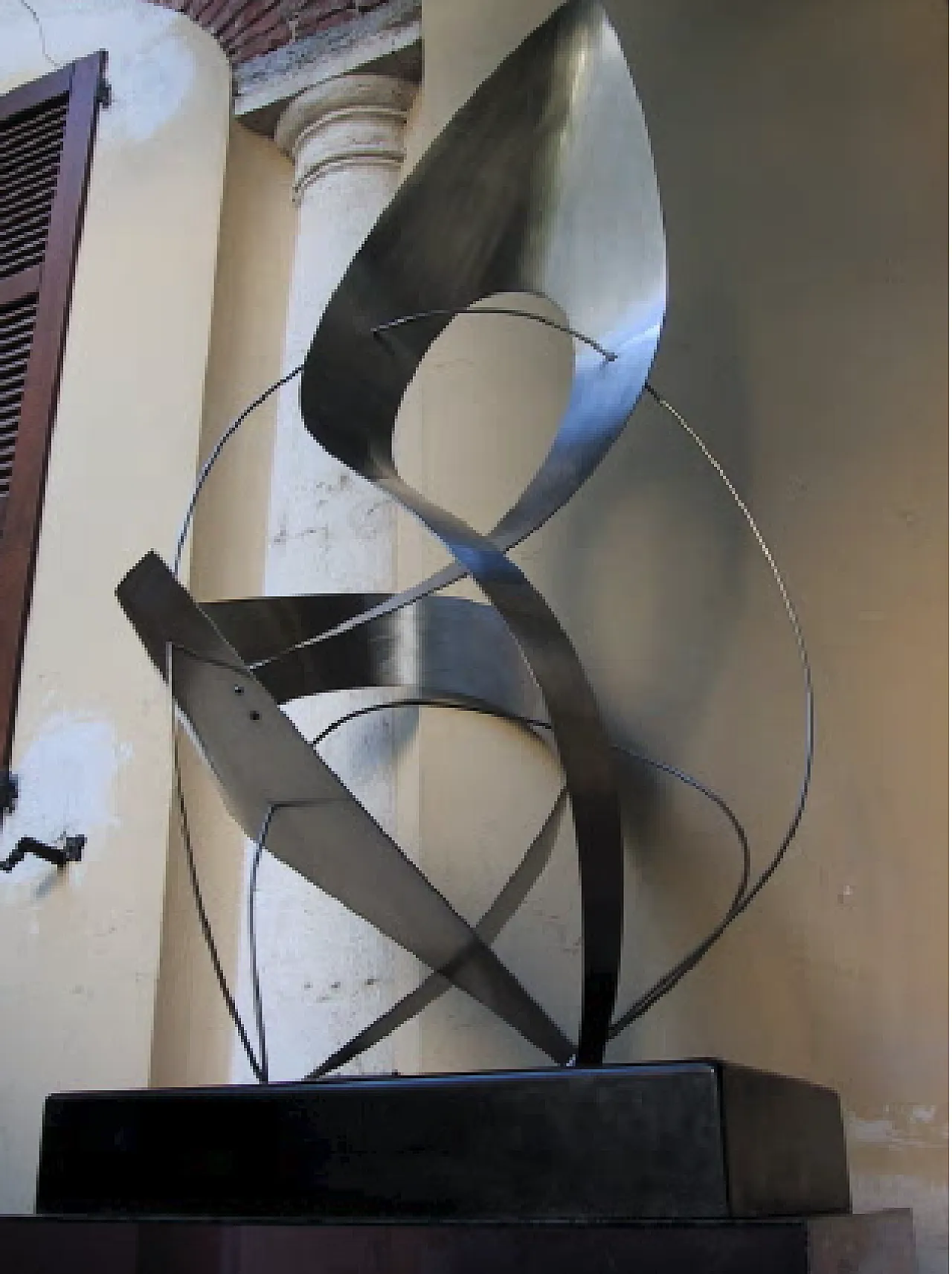 Spacer sculpture in steel Signed A.S., 1969 7