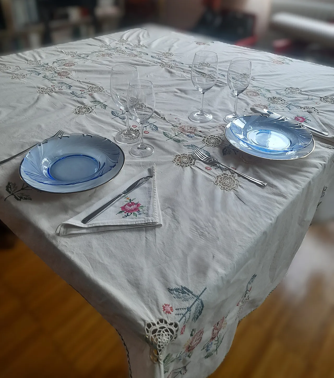 Tovaglia lavorata a mano, anni '50 1