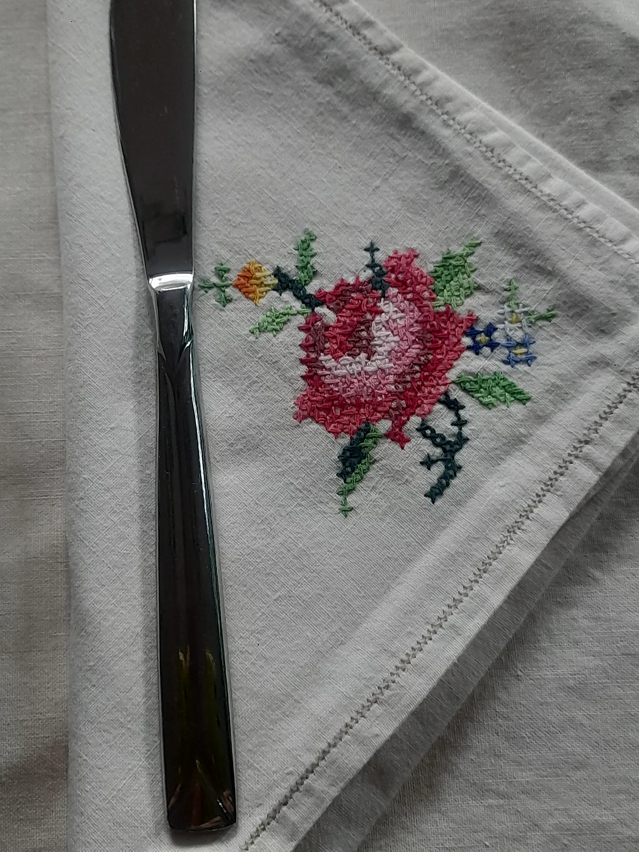 Tovaglia lavorata a mano, anni '50 4