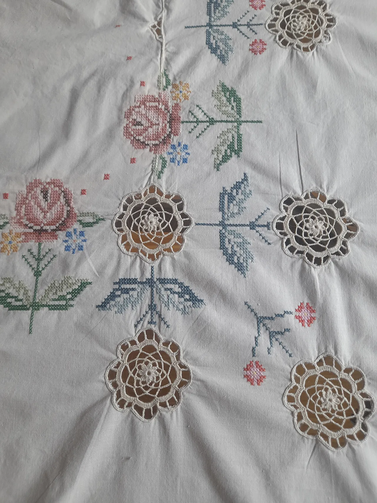 Tovaglia lavorata a mano, anni '50 12