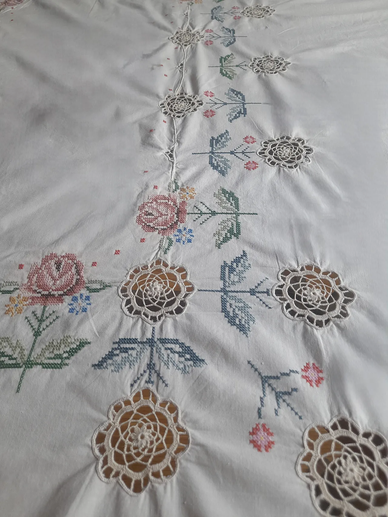 Tovaglia lavorata a mano, anni '50 13