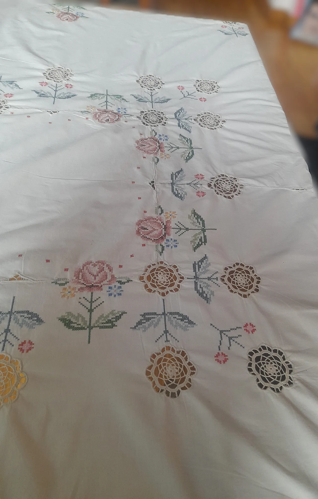 Tovaglia lavorata a mano, anni '50 17