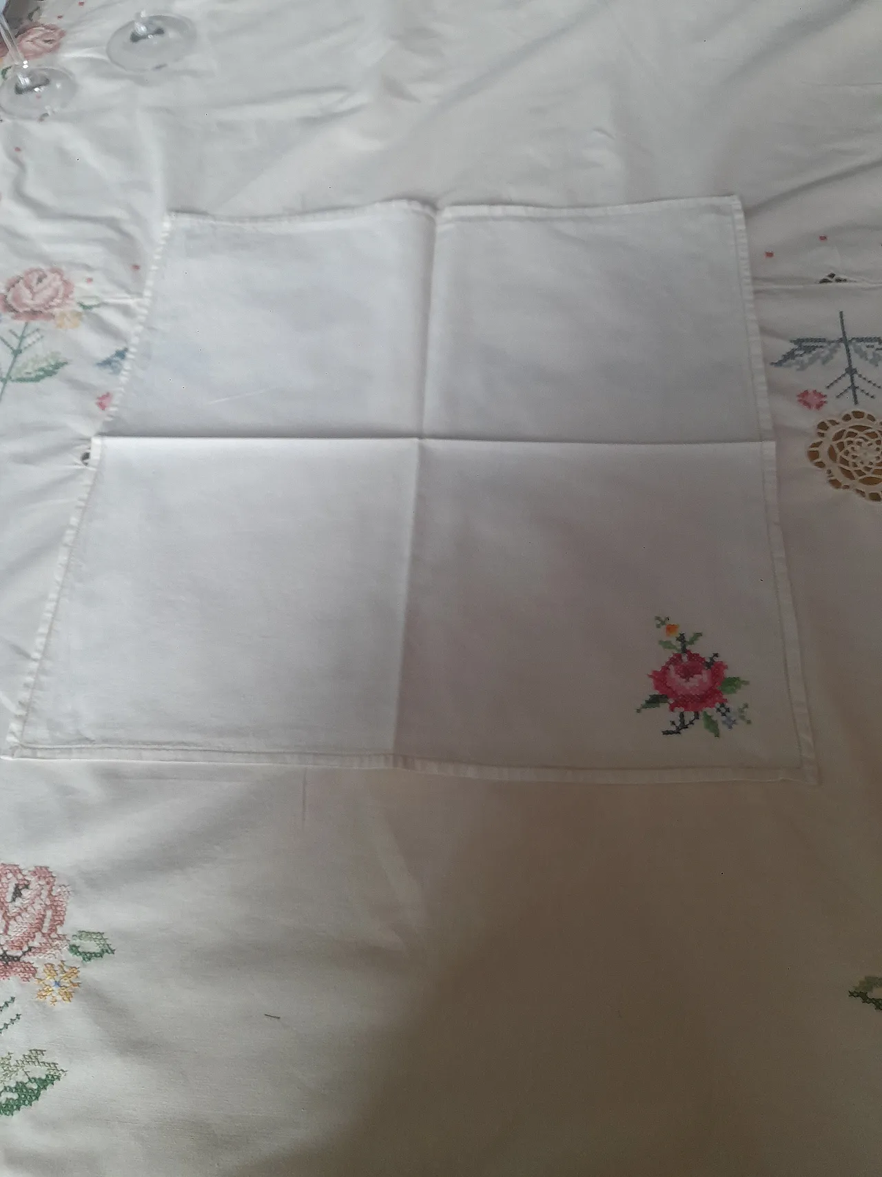 Tovaglia lavorata a mano, anni '50 23