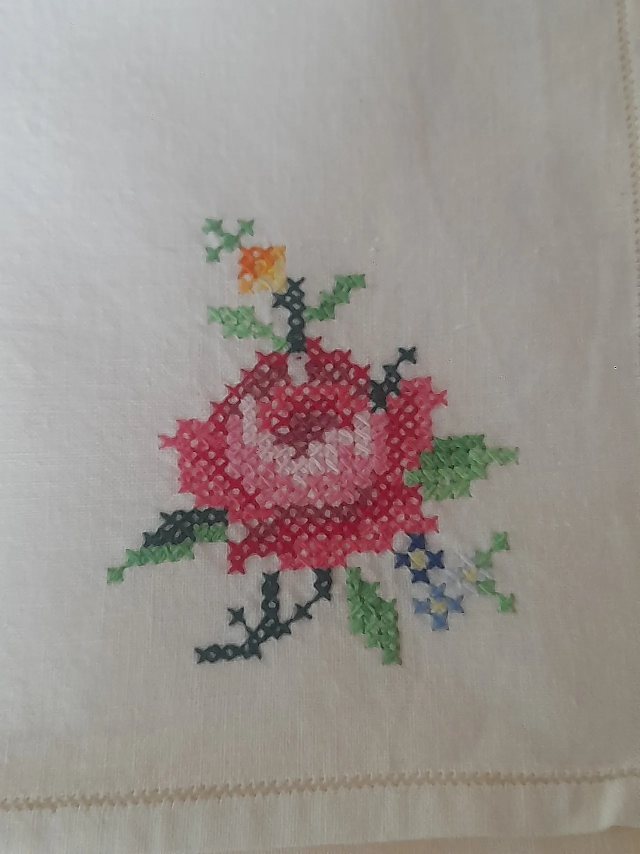 Tovaglia lavorata a mano, anni '50 24