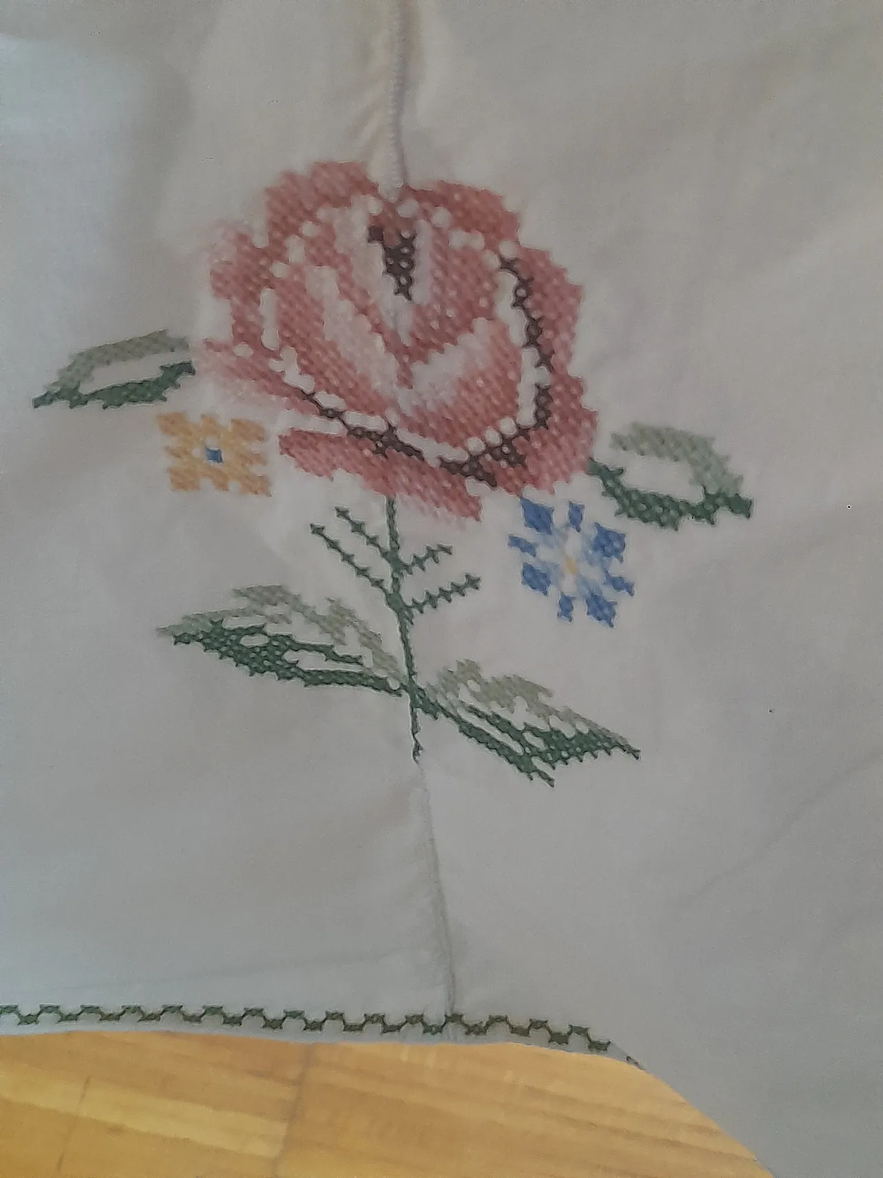 Tovaglia lavorata a mano, anni '50 26