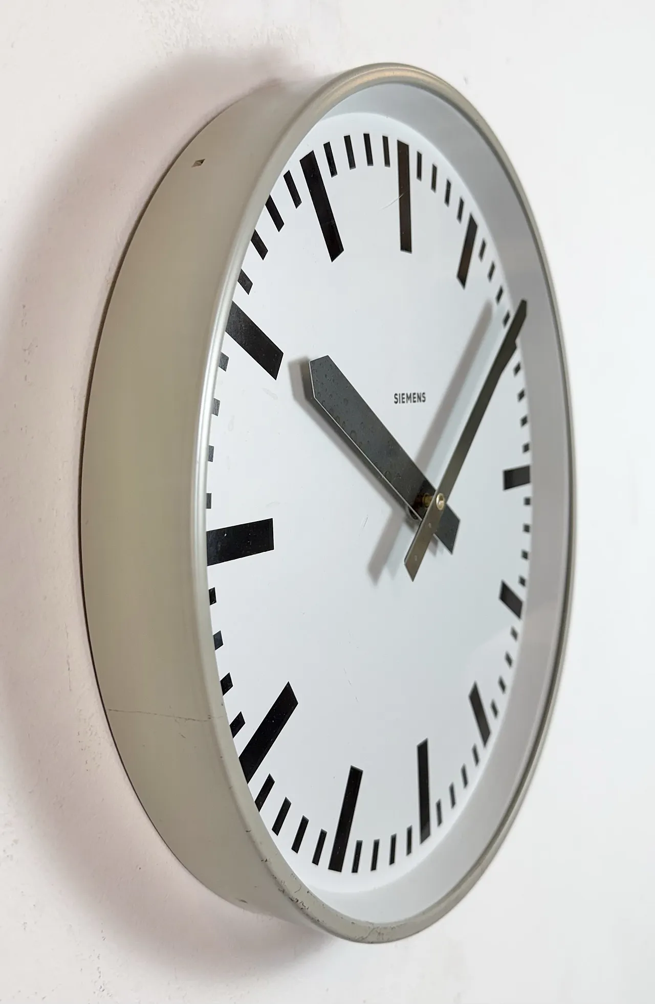 Grey Industrial Factory Wall Clock from Siemens, 1970s 5